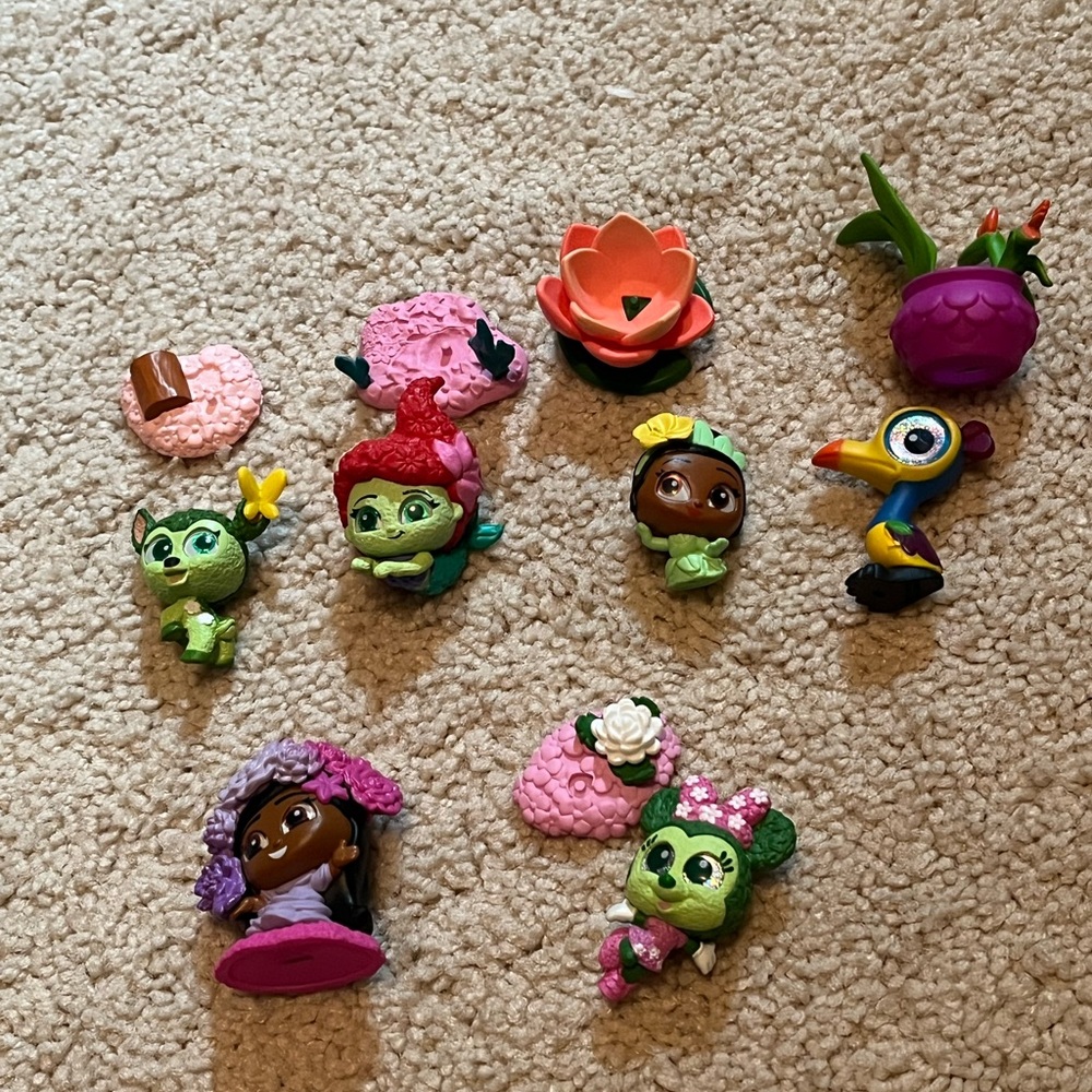 Disney doorables in full bloom